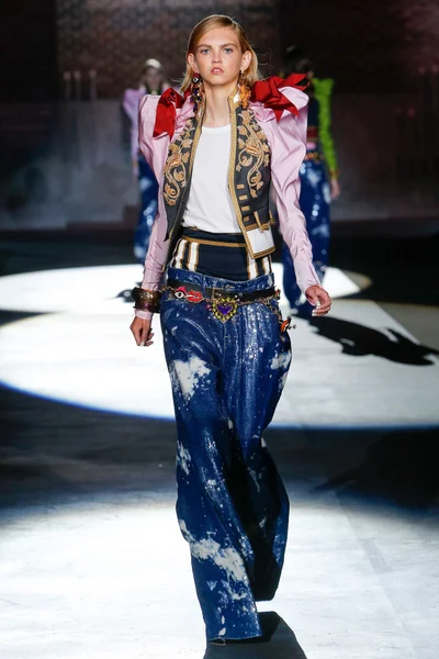 Look 38